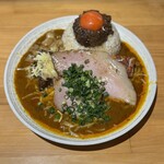 吉田カレー  - 甘口（レギュラーカレー）、並、豚小、玉ねぎアチャール、ローストポーク（限定トッピング）、ゴーダチーズ（限定トッピング）、クリームシチュー（限定）