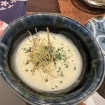 薄野 肉海鮮炉端 芯々 - お通しのさつま芋のポタージュ　めっちゃ美味い