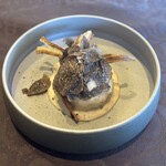 トラットリア シュン - イタリア産フレッシュ黒トリュフがけ
                                ズワイ蟹を包んだタケノコのニョッキ前橋産 菊芋とゴボウのソース