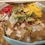麺処 盛盛 - あんかけカレーそば　汁少なめに、玉ねぎ他トッピング