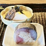 鎌倉 北じま - 鯖の棒寿司（Sサイズ）
      香の物