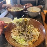 旨辛にくそば 市役所、すぐそば - 