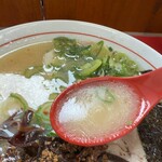 玉名拉麺 千龍 - スープはコッテリ