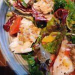 RIGOLETTO　TAPAS　LOUNGE - メカジキにひとつひとつ、玉ねぎの粗みじん切りとマスタードホールのドレッシングを添えてるんですよね…