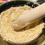 勝烈亭 - すりごまにします