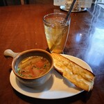 RIGOLETTO　TAPAS　LOUNGE - 具沢山スープ、バケット、ドリンクはすっきりハーブティーをセレクト(uωu*)