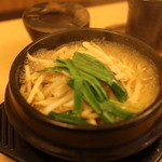 KANESHIGE HIRO - もつ鍋