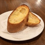 レストランＤｏｎ - ガーリックトースト

