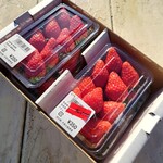 月見の里 南濃 - 料理写真:苺(鷲野農園さん)　350円