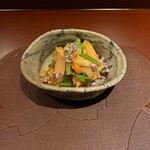 馳走 啐啄一十  - 赤貝と三つ葉の和え物