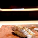 たかおか - コダイ。 江戸前らしい仕事がしっかりしてあって旨い。