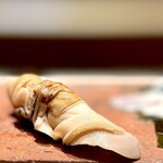 たかおか - 煮ハマ。 しっかり味しみしみの煮ハマ。 ツメを使わないのはめずらしいですね。 ヘタなこれはこれで旨いけど。