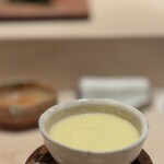 たかおか - これも定番。 はまぐりは入ってないんだけど一口でそれとわかるハマグリ感。 少し甘めのハマグリ出汁に浸ってほだされます。