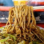 新ちゃん - 焼そば　麺リフト