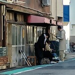 新ちゃん - 整理券配布３０分前　いつもより行列が短い