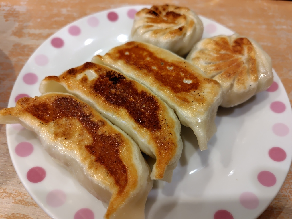 餃子 屋 一 番 星