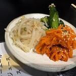 炭火焼肉 にく式 - ナムル