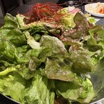 炭火焼肉 にく式 - ムンチサラダ