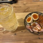 鶏そばと担々麺 一石二鶏 - 