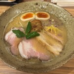 鶏そばと担々麺 一石二鶏 - 