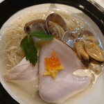 麺処 しろくろ - 浅利とムール貝の汐そば