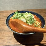 ぷらっと - 自家製モツ煮込（赤）490円