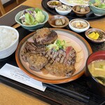 カワシマ - ハンバーグとステーキ御膳¥1,690