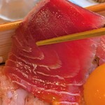 鮪お重 栄町 - 本鮪赤身？（本鮪×薩摩甘海老×しらす三色お重）