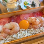 鮪お重 栄町 - 本鮪×薩摩甘海老×しらす三色お重¥3,520