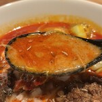 四川担々麺 赤い鯨 - ✅カレー担々麺¥1.050
　※辛さは1〜3からセレクト(3辛)
　※担々麺は辛さに加え痺れもセレクト可能
　※ランチは大盛り無料！