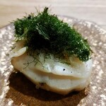 はし本 - .....二品目　オホーツク海のホタテ貝柱　減圧浸透　薪焼き　すじ青海苔.....