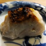 はし本 - .....三品目　明石の天然鯛　薪焼き　鯛の出汁を減圧浸透しているので一口で.....