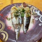 回転寿し トリトン - 秋刀魚すし