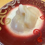 回転寿し トリトン - ホタテ寿司