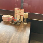 極濃湯麺フタツメ - テーブル