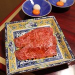 肉の匠 将泰庵 - ■霜降りロースすき焼き
      卵黄をからめてひと口ご飯と。
      もう、これは反則級の幸福。
      