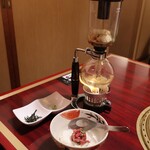 肉の匠 将泰庵 - ■締め
      肉茶漬け／すだちおろし冷麺／昆布水つけ麺
      （お腹に余裕がある方は全種でも可）
      最後まで“美味しい”で終わらせてくれるのが嬉しい。
      