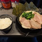 家系ラーメン頂㐂家 京橋店 - 