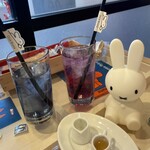 ディック・ブルーナ テーブル - 