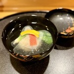 味享 - 蟹真薯　大根　人参　柚子 　真薯ですがほぼ蟹です！　柔らかくまとめられた蟹の中心に味噌が仕込まれて味わいが変化　これも絶品です！