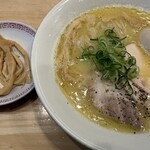 鶏そば  ムタヒロ - 穂先メンマ追加です！