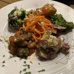 パスタとワインの小さな食堂 ビアンカ - 前菜盛り合わせ6種 ¥1,100