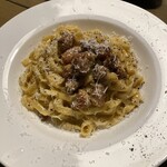 パスタとワインの小さな食堂 ビアンカ - カルボナーラ ¥1,485 ＋ 生パスタ ¥110