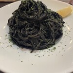 圧力鍋ぱすた専門店＆BAR PASTABO - 料理写真:イカスミのパスタ(大盛り)@PASTABO