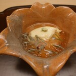 徳ㇵ本也 - 玉蜀黍胡麻豆腐と甘海老 蓴菜のジュレ