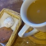 ステラおばさんのクッキー - ホットコーヒーとサービスのクッキー