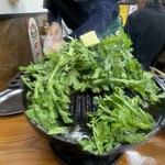 ジンギスカン羊はち - 春菊のっけて