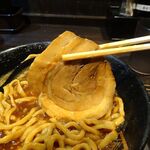 麺や 久 - カネシ醤油　1,050円（野菜マシ）