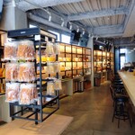 10ファクトリー - 店内観①