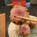 とんかつ ふじ井 - 見た目、牛肉の色合いに近い